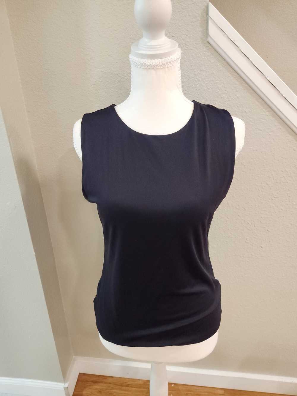 Tahari Black Sleeveless Tank Top